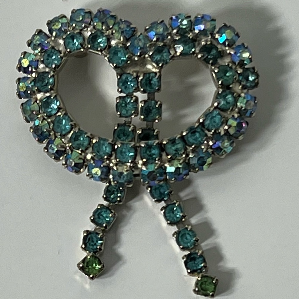 Vintage Iridescent Rhinestone Silver Bow With Dangling Ribbon 🎀